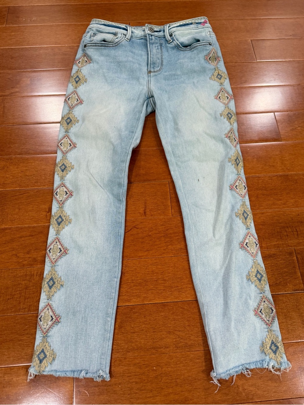 DRIFTWOOD Blue w Embroidered Details Cotton Blend Jackie High Rise Jeans Sz. 24
